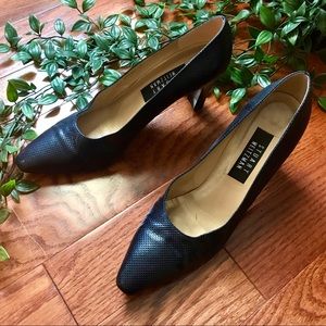Navy Stuart Weitzman pumps 9.5